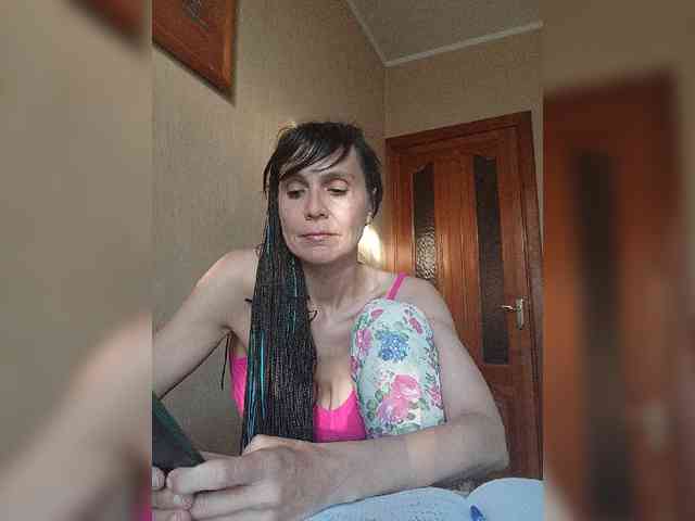Hellenalonenochka webcam
