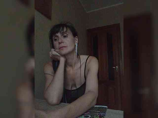 Hellenalonenochka webcam