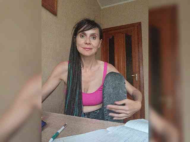 Hellenalonenochka webcam
