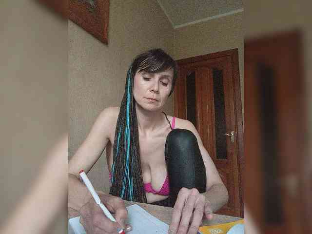 Hellenalonenochka webcam