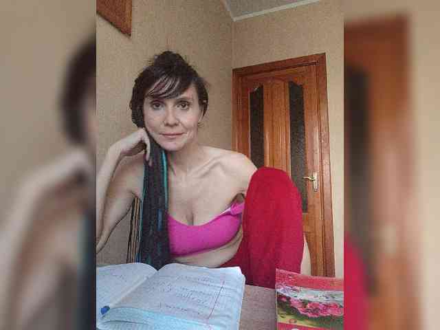 Hellenalonenochka webcam