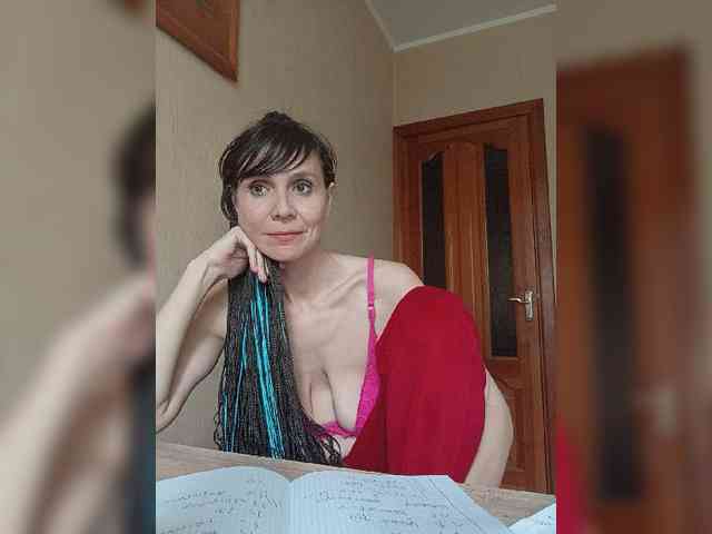 Hellenalonenochka webcam