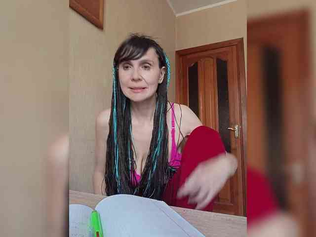 Hellenalonenochka webcam