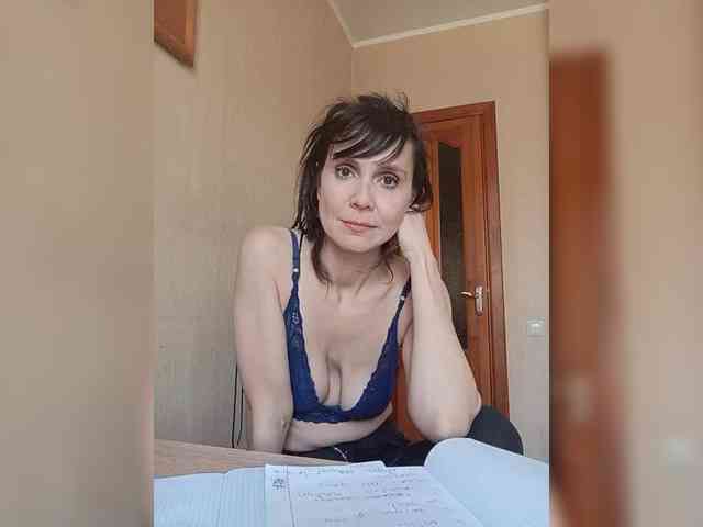 Hellenalonenochka webcam