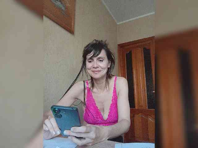 Hellenalonenochka webcam