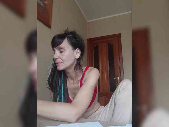 Hellenalonenochka webcam
