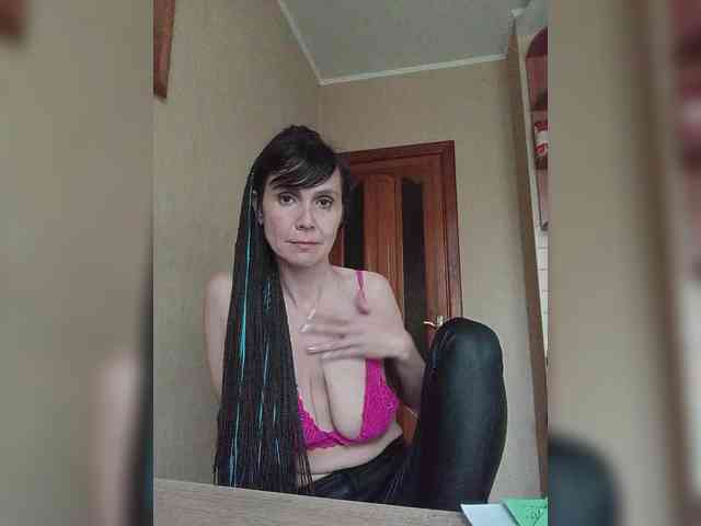 Hellenalonenochka webcam