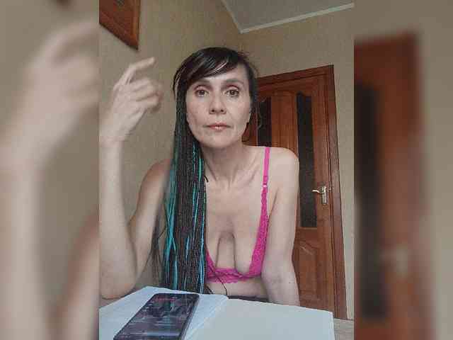 Hellenalonenochka webcam
