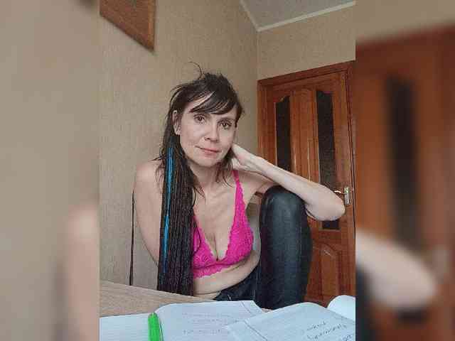 Hellenalonenochka webcam