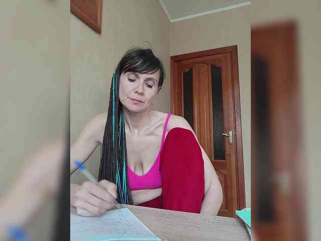 Hellenalonenochka webcam