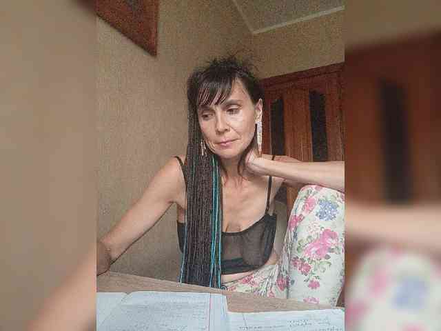 Hellenalonenochka webcam