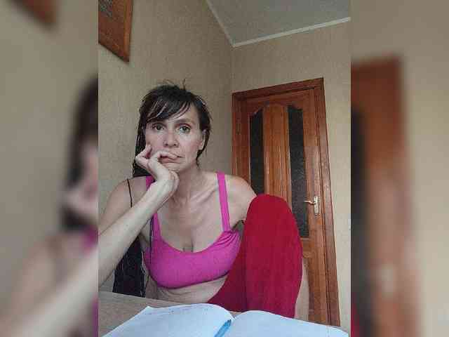 Hellenalonenochka webcam