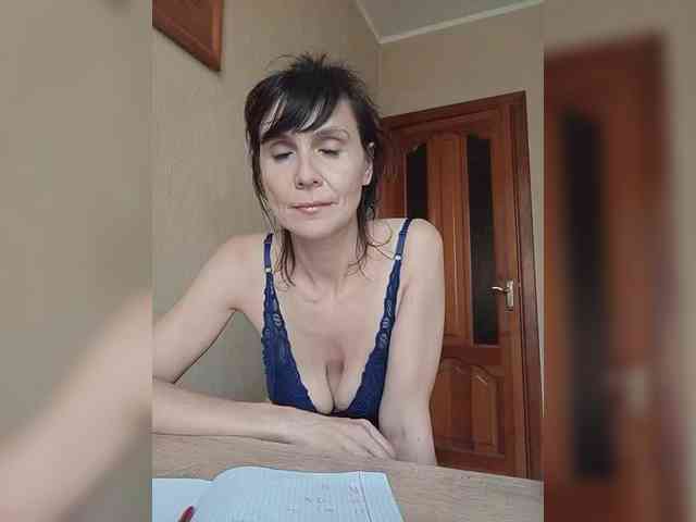 Hellenalonenochka webcam