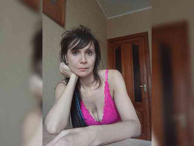 Hellenalonenochka webcam