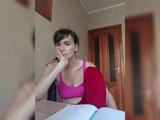 Hellenalonenochka webcam