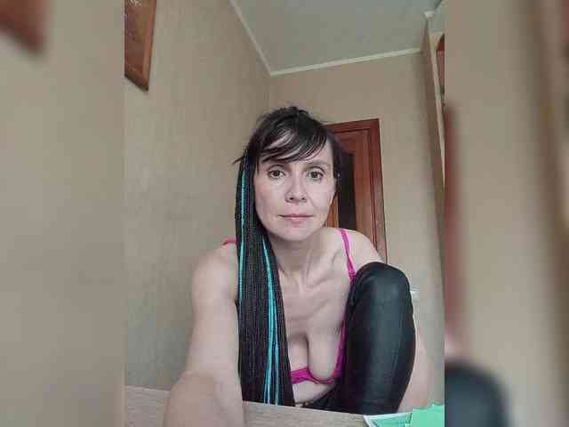 Hellenalonenochka webcam
