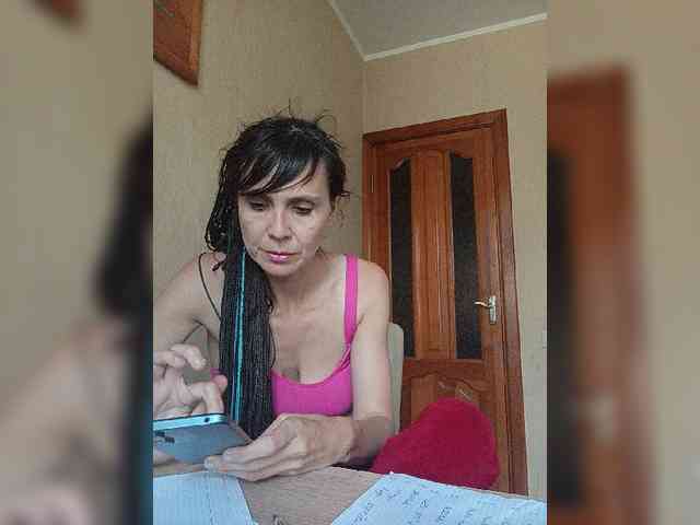 Hellenalonenochka webcam