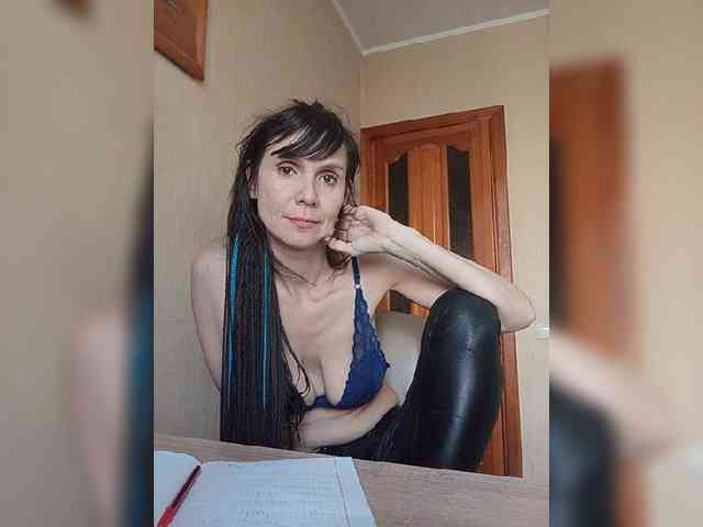 Hellenalonenochka webcam