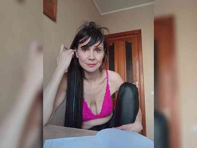 Hellenalonenochka webcam