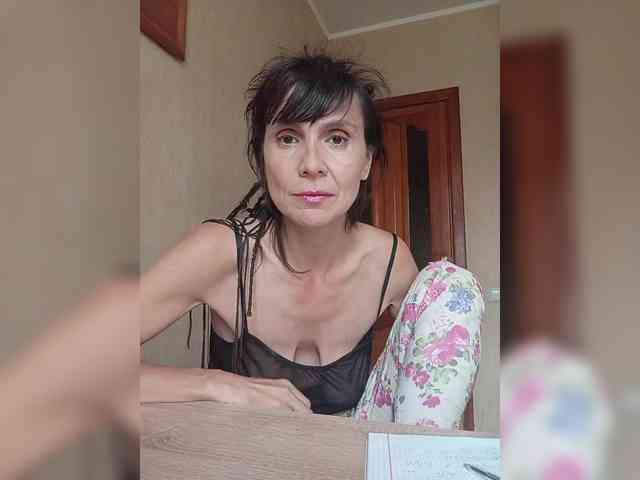 Hellenalonenochka webcam