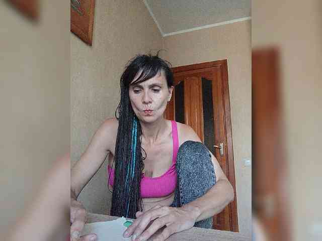 Hellenalonenochka webcam