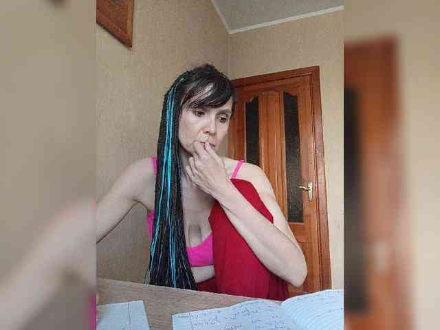 Hellenalonenochka webcam