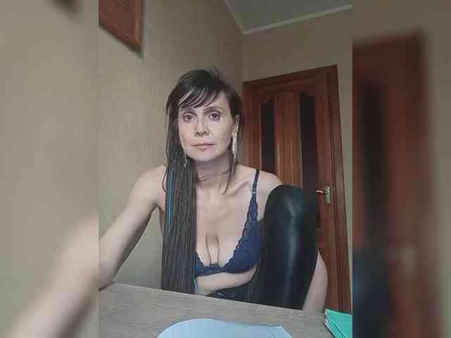 Hellenalonenochka webcam