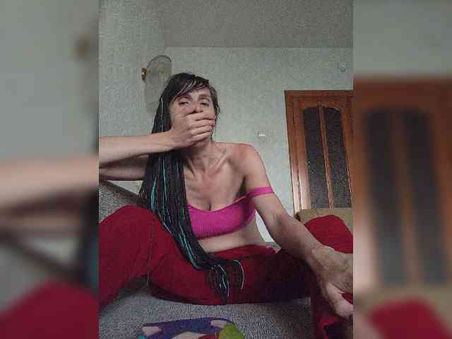 Hellenalonenochka webcam
