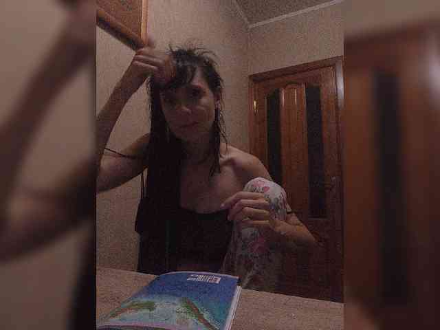 Hellenalonenochka webcam