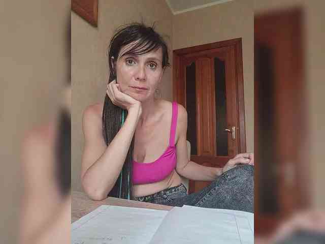 Hellenalonenochka webcam