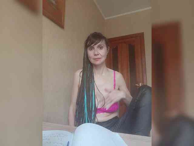 Hellenalonenochka webcam