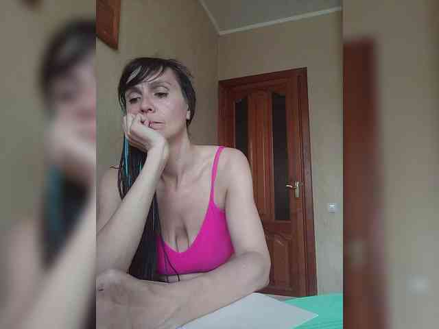 Hellenalonenochka webcam