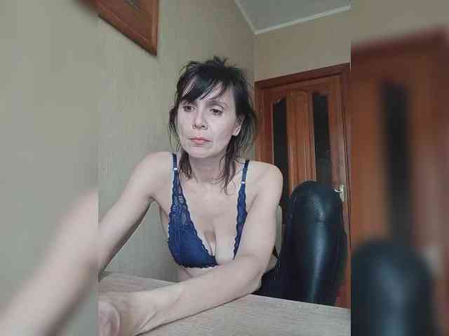 Hellenalonenochka webcam