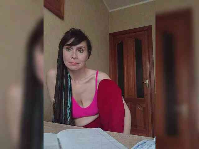 Hellenalonenochka webcam
