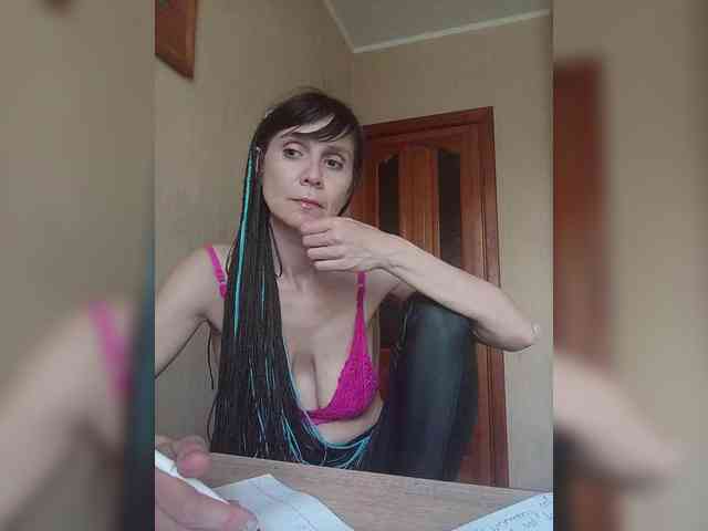 Hellenalonenochka webcam