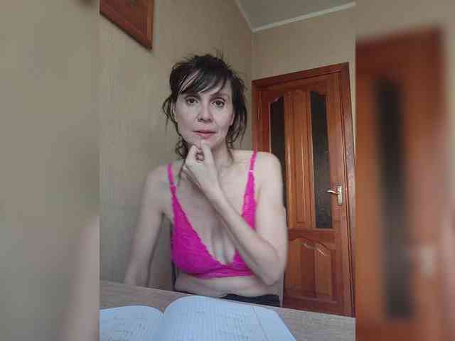 Hellenalonenochka webcam