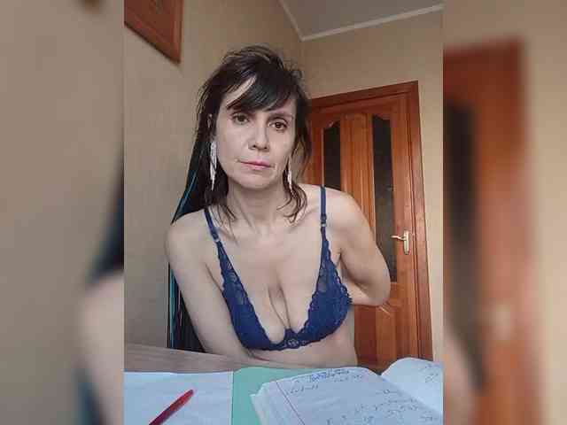 Hellenalonenochka webcam