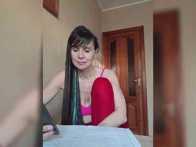 Hellenalonenochka webcam