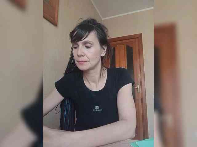 Hellenalonenochka webcam