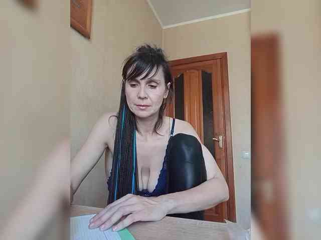 Hellenalonenochka webcam