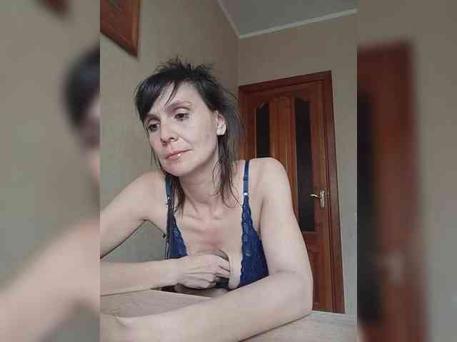 Hellenalonenochka webcam