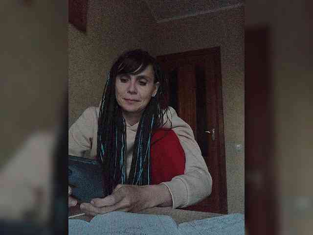 Hellenalonenochka webcam