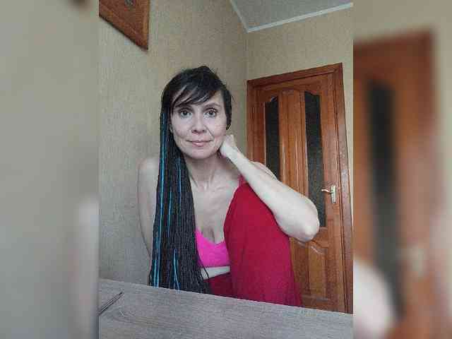 Hellenalonenochka webcam