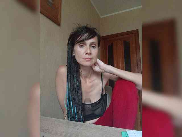 Hellenalonenochka webcam