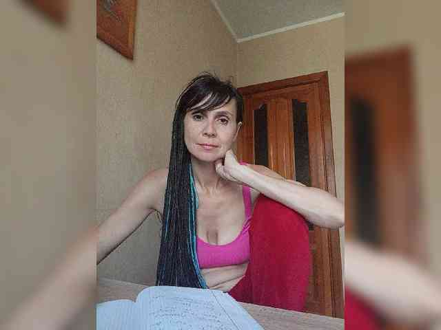 Hellenalonenochka webcam