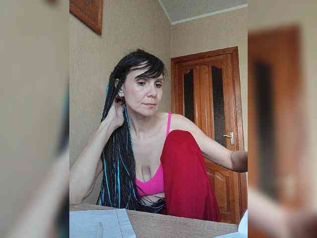 Hellenalonenochka webcam