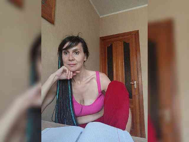 Hellenalonenochka webcam