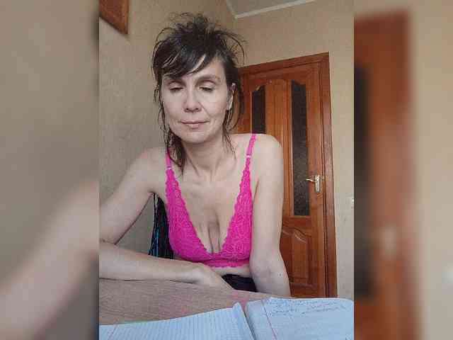 Hellenalonenochka webcam