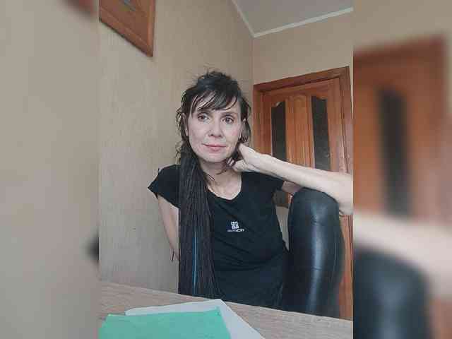 Hellenalonenochka webcam