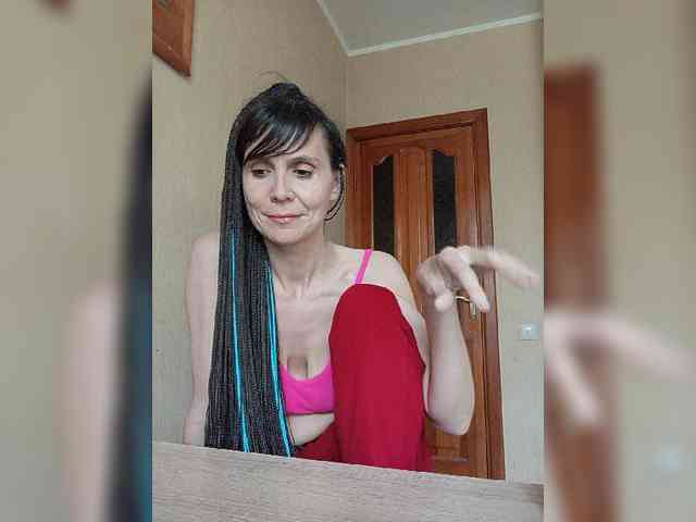 Hellenalonenochka webcam